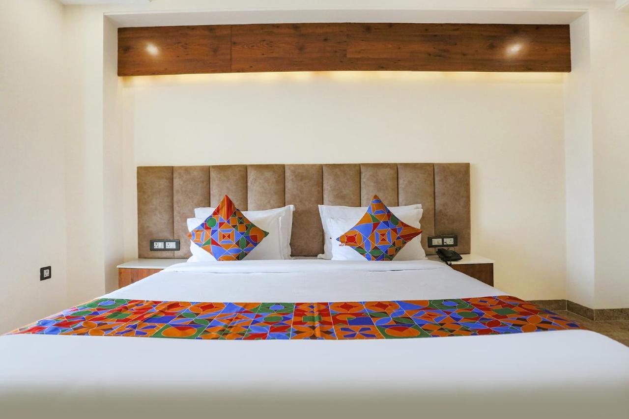 Fabhotel Golf Inn Golf Course Road Gurgaon Dış mekan fotoğraf